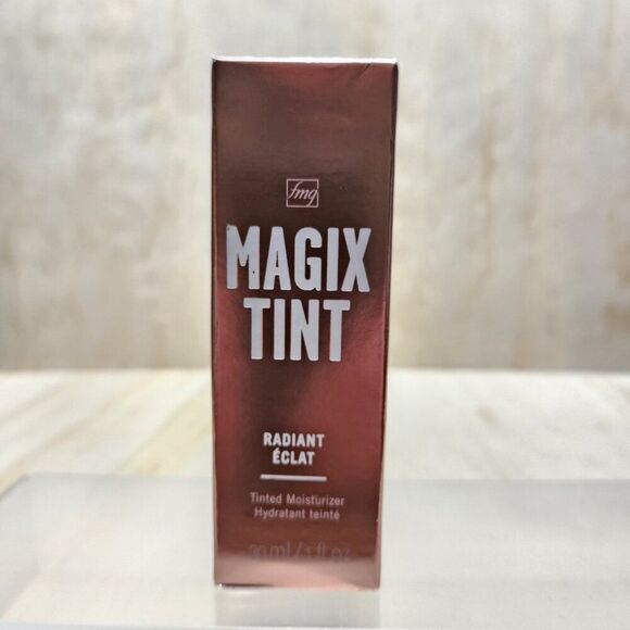 NIB Avon fmg Magix Tint Radiant Tinted Moisturizer 1 fl. oz. - Picture 9 of 9